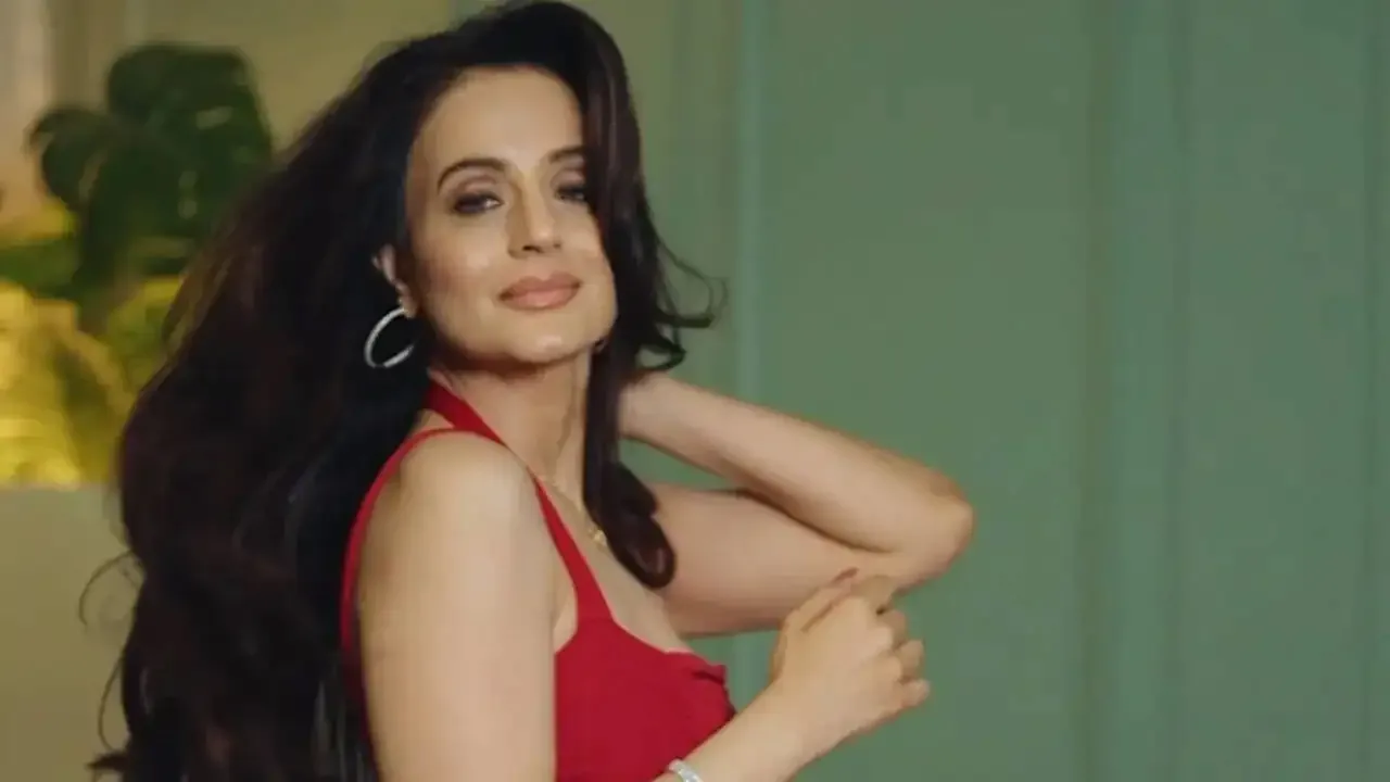 Ameesha Patel pic