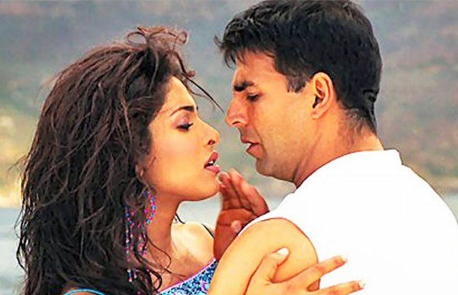 Priyanka Chopra and Akshay Kumar in Andaaz
