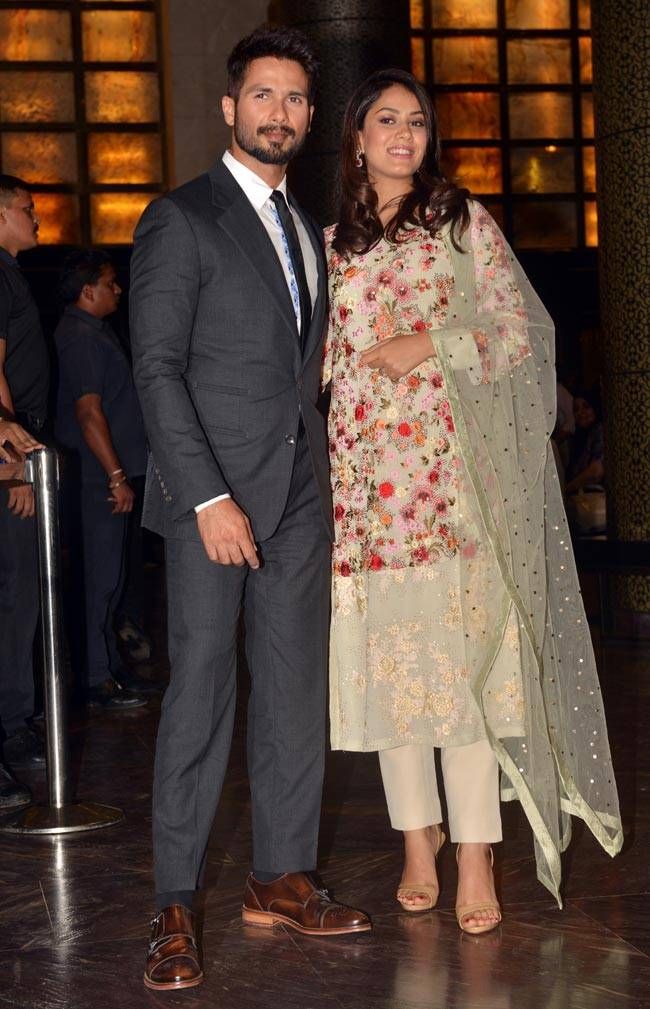 Bollywood actor with wife mira