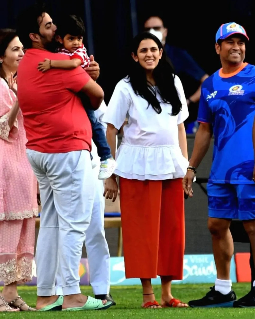 shloka mehta flaunts baby bump at IPL Stadium