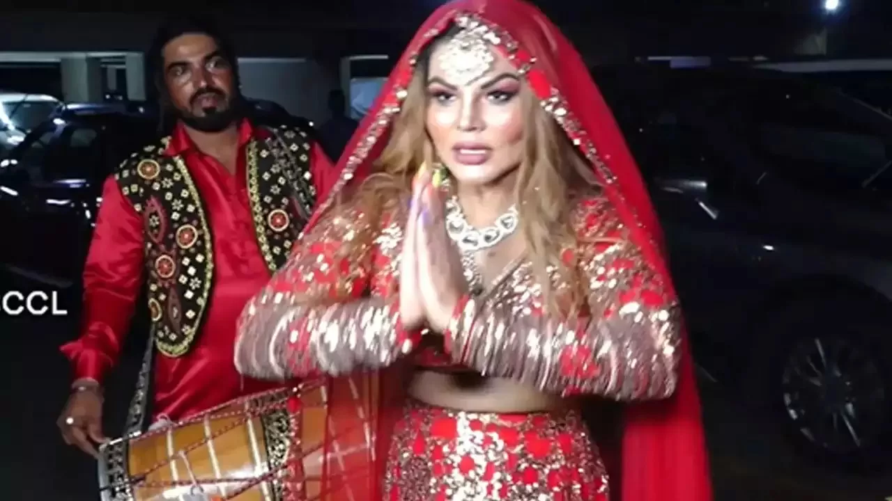 Rakhi Sawant Dons A 'Laal Shaadi Ka Joda' As She Celebrates Her Divorce From Adil Khan!