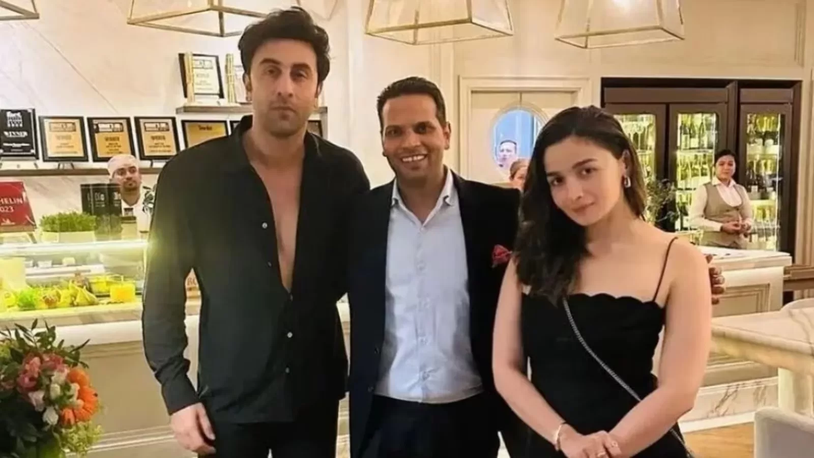 Alia-Ranbir Step-Out For A Dinner Date In Dubai; Netizens Take Dig At Their Age-Gap!