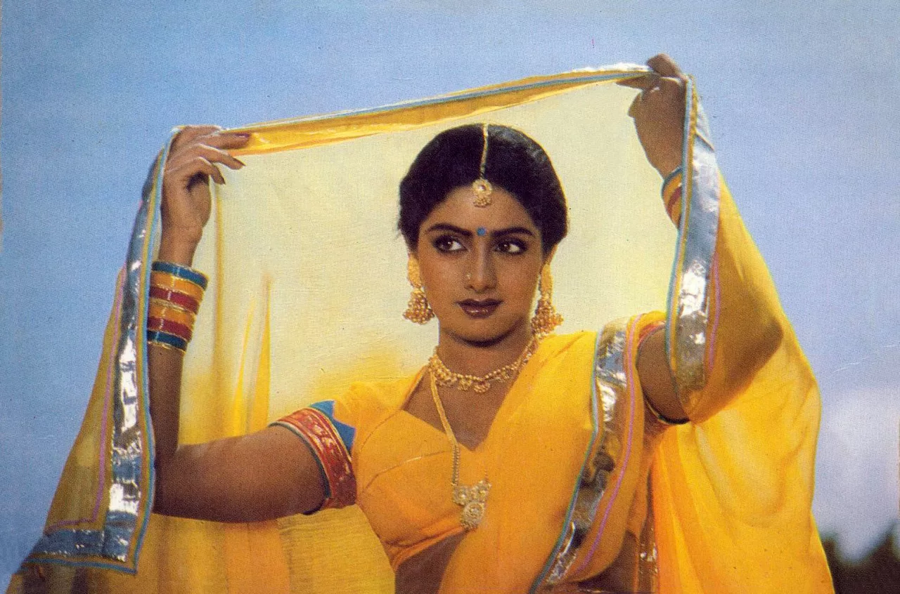 When Smita Patil Mocked Sridevi For Being A 'Sex Symbol'; Stated She Got Lakhs For Exposing Her Legs!