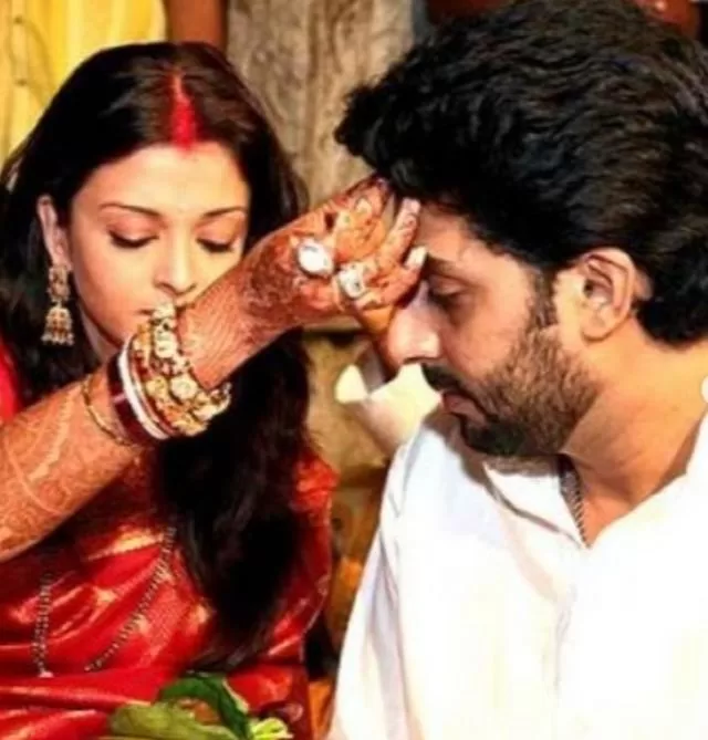 Aishwarya Rai-Abhishek Bachchan's Unseen Wedding Pictures Surface Online; Fans Go 'Wow'
