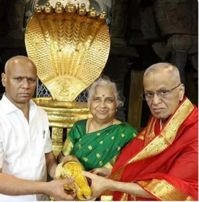 Infosys Founder Narayana Murthy And Wife Sudha Murthy Donate Gold Items Worth Rs. 1.50 Crore To Temple!