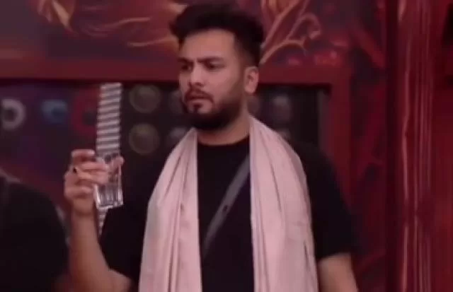 Jiya Shankar Makes Her Co-Contestant Elvish Yadav Drink Soap Water, Latter's Fan Says: 'Inhumanity'