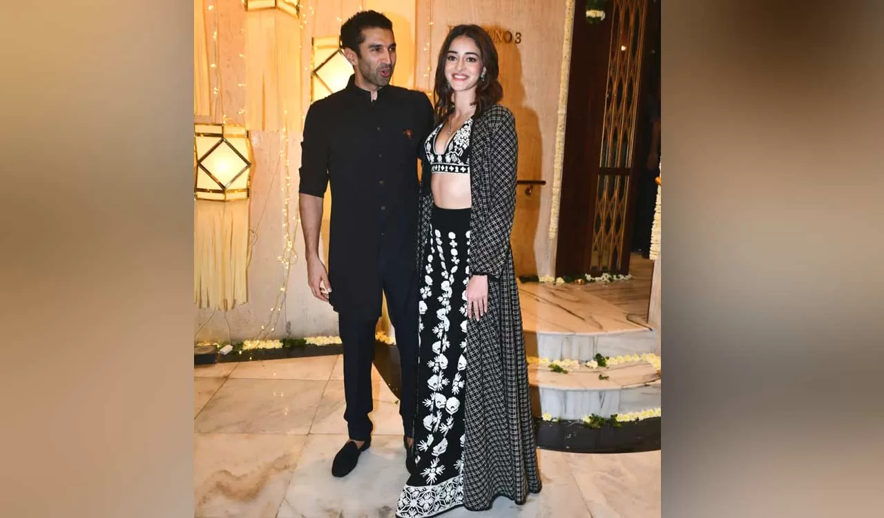 Ananya Panday Poses With Aditya Roy Kapur's 'Bhabhi' Vidya Balan At An Event; Fan Says 'Shaadi Pakki'