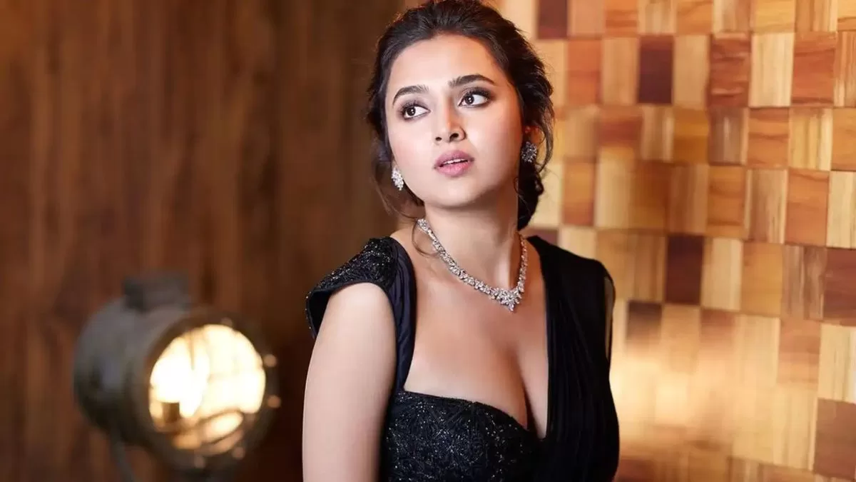 Big Boss 15's Tejasswi Prakash Radiates Joy in Denim Dress: Fans Mesmerized by Effortless Glamour and Genuine Smiles!