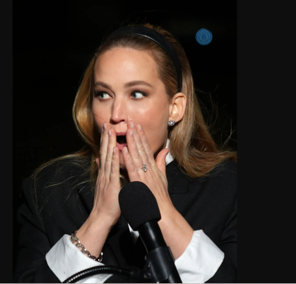 Jennifer Lawrence smartly handles wardrobe malfunction at Saks Fifth Avenue