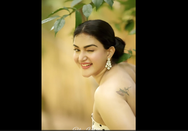 Honey Rose's sensational wink