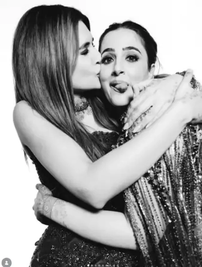 Kriti Sanon- Nupur Sanon