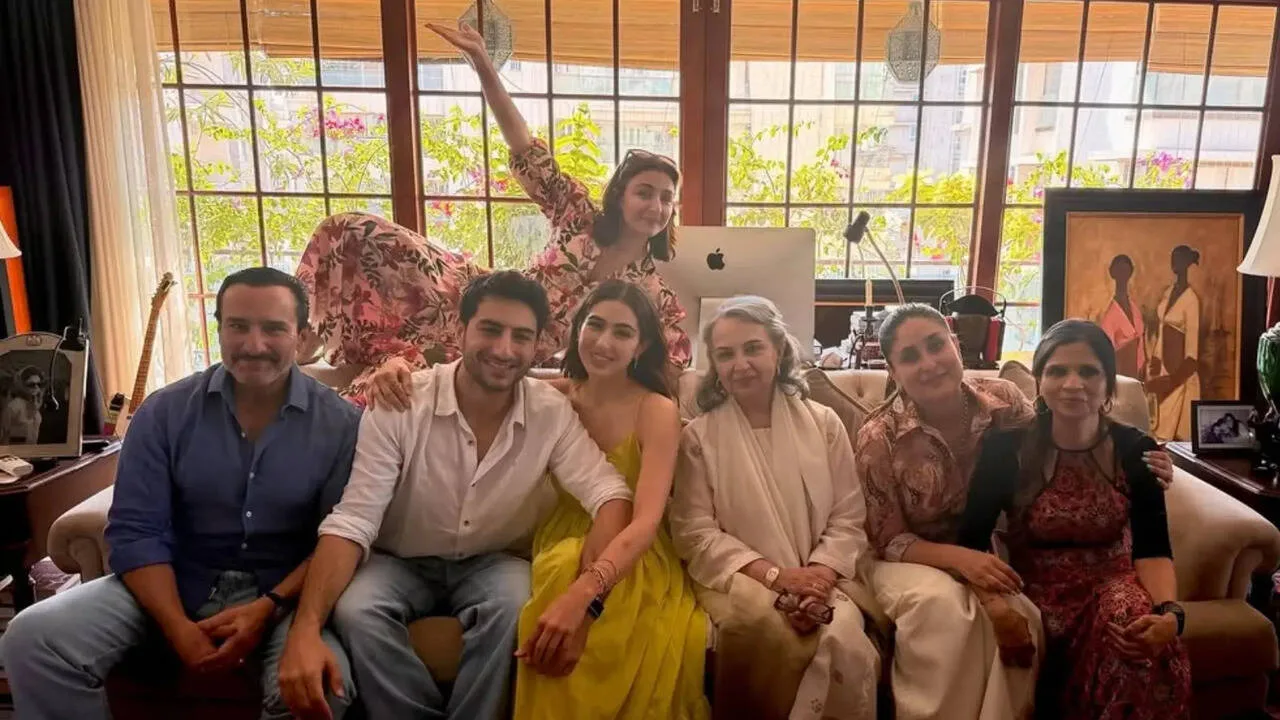Sara Ali Khan with family