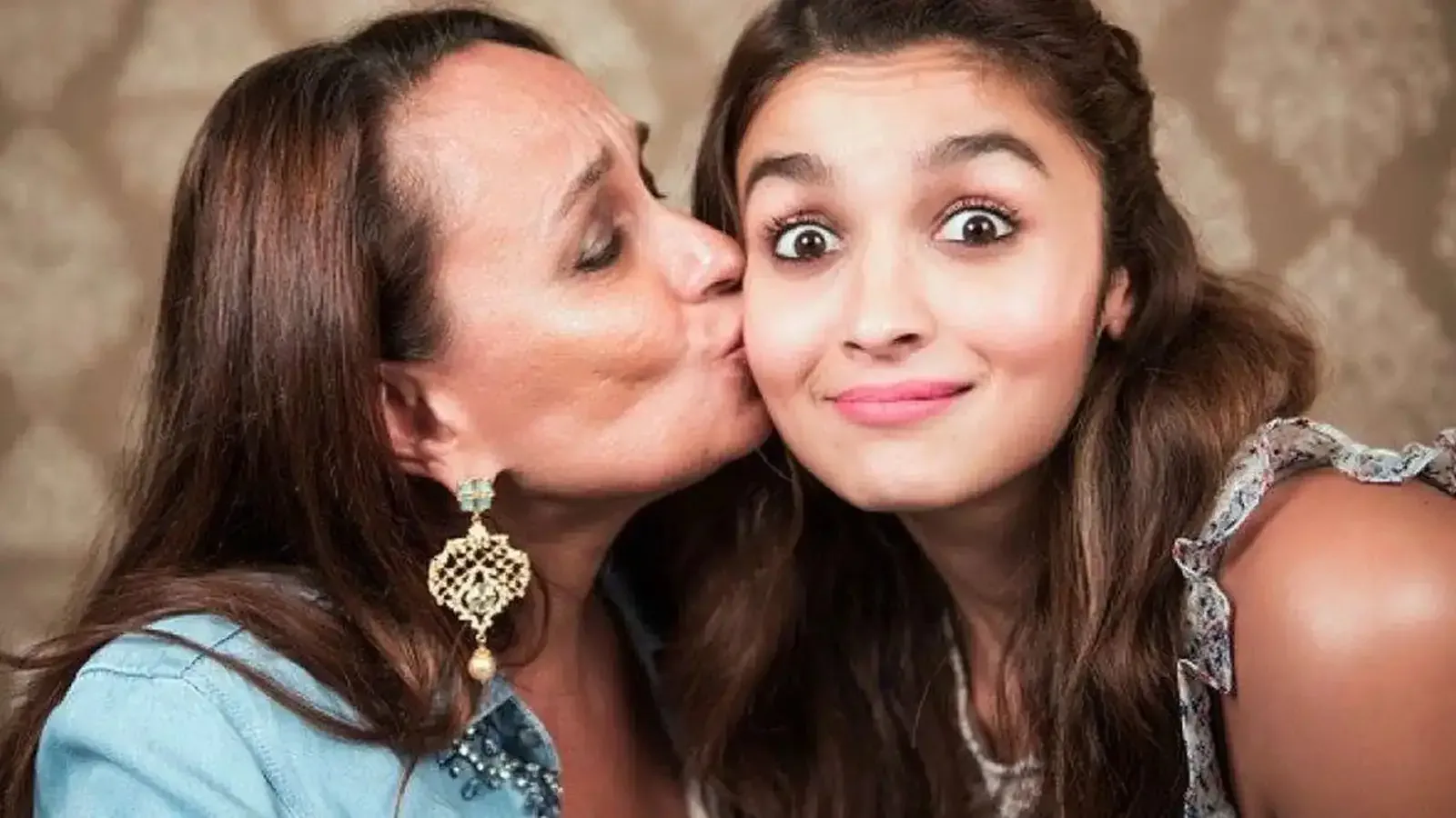 Soni Razdan and Alia Bhatt